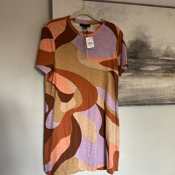 NWT Sanctuary Reveal T-Shirt Dress Cityscape Back Cut Out Cap Slv SZ M Organic - Picture 6 of 6